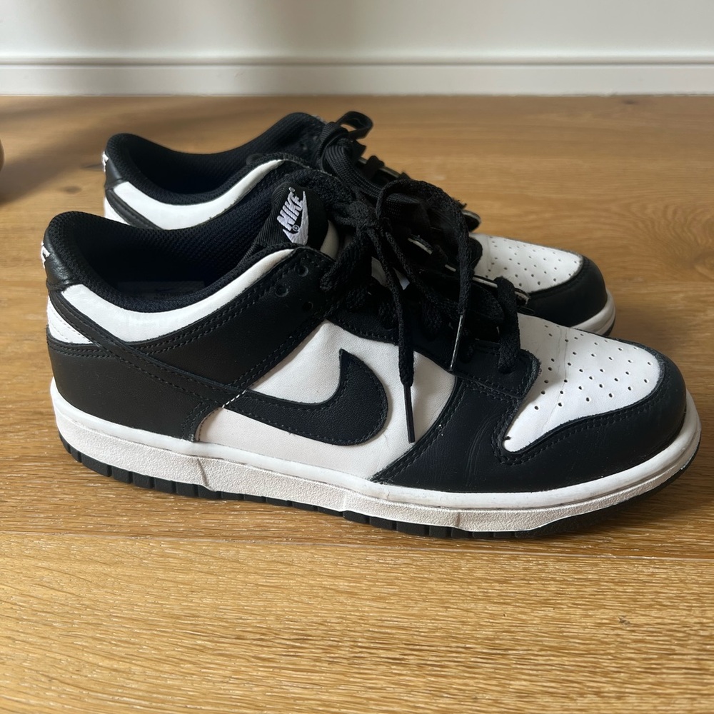 Nike 7Y Black White Low-Top Sneakers